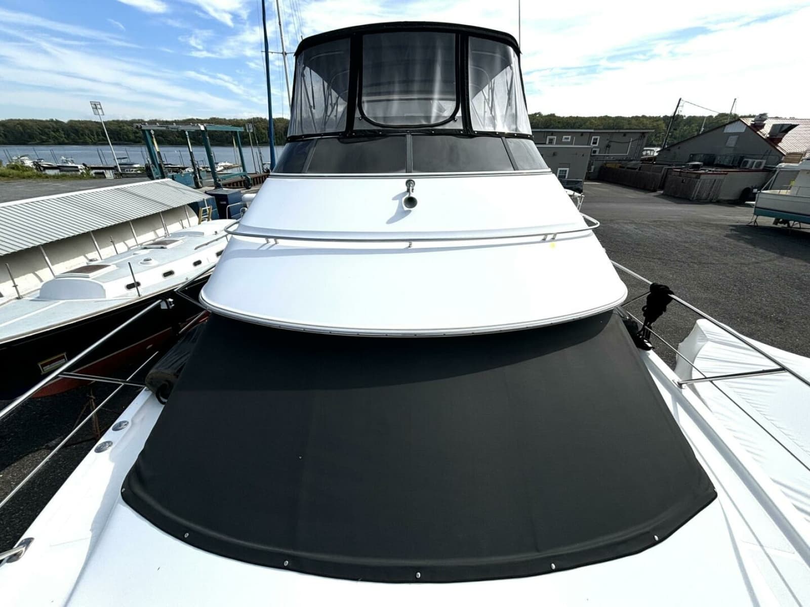 2003 Carver 396 Motor Yacht - Photo 16