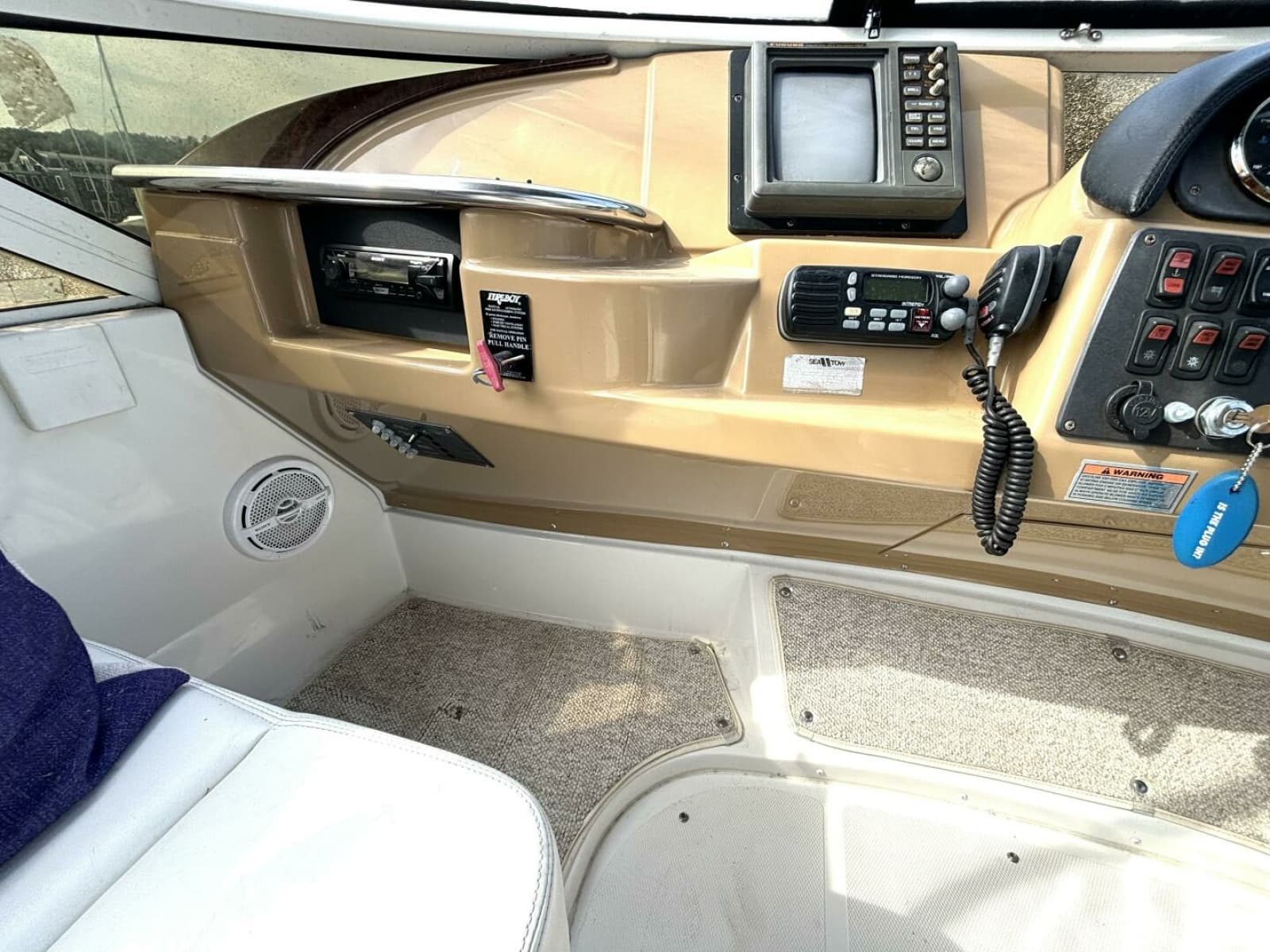 2003 Carver 396 Motor Yacht - Photo 24