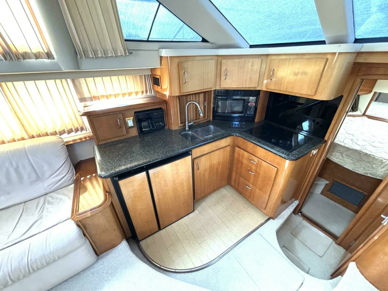 2003 Carver 396 Motor Yacht - Photo 34