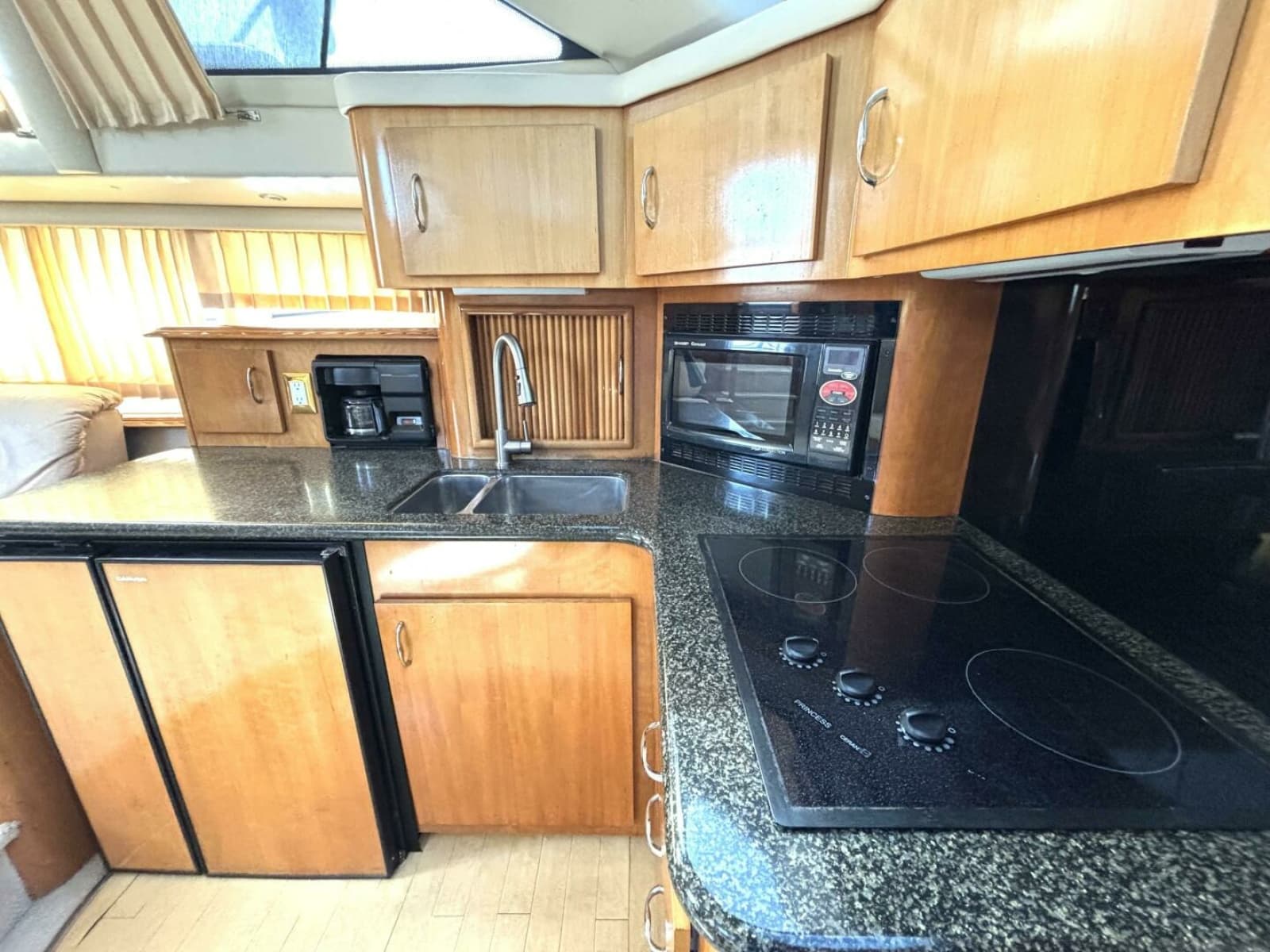 2003 Carver 396 Motor Yacht - Photo 35