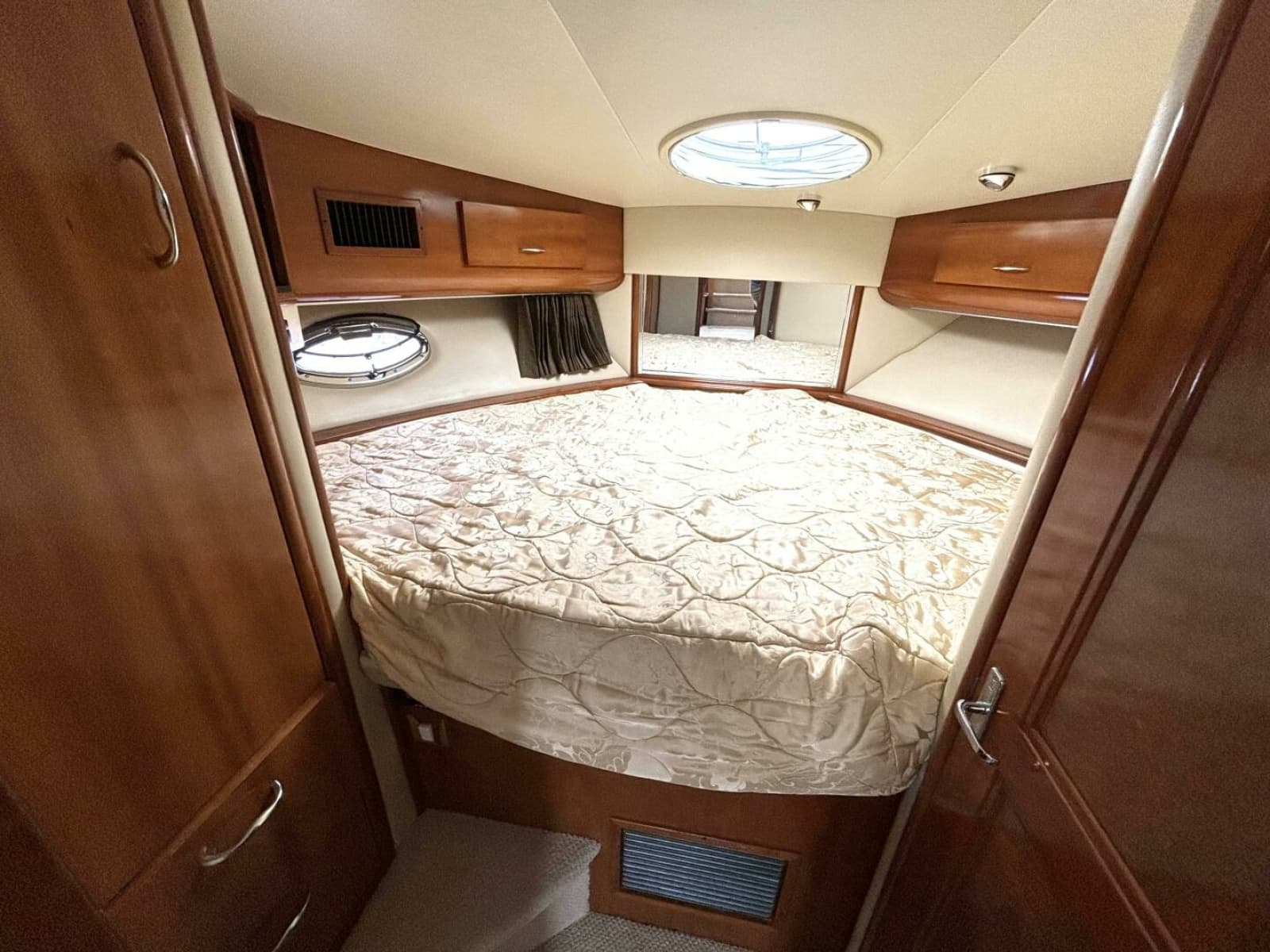 2003 Carver 396 Motor Yacht - Photo 36