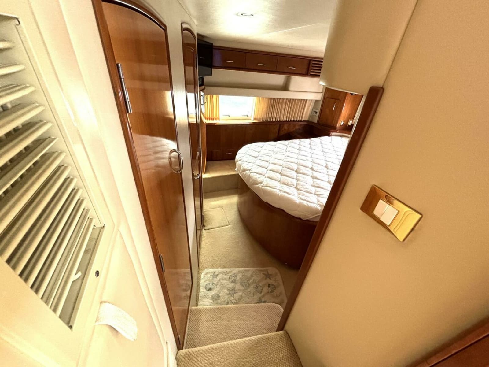 2003 Carver 396 Motor Yacht - Photo 42