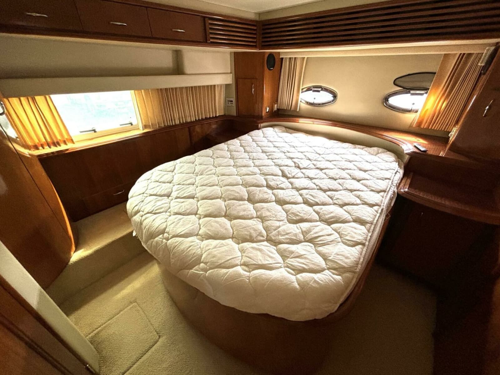 2003 Carver 396 Motor Yacht - Photo 43