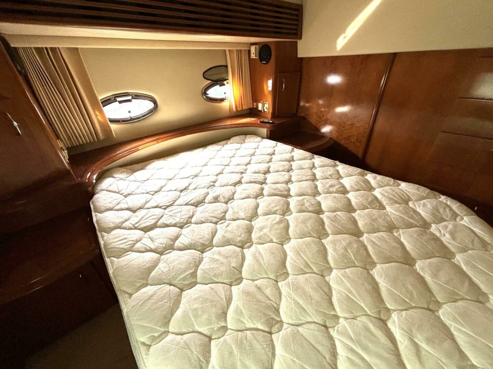 2003 Carver 396 Motor Yacht - Photo 44