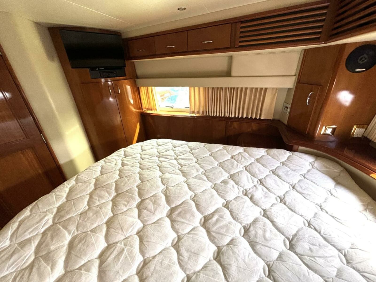 2003 Carver 396 Motor Yacht - Photo 45