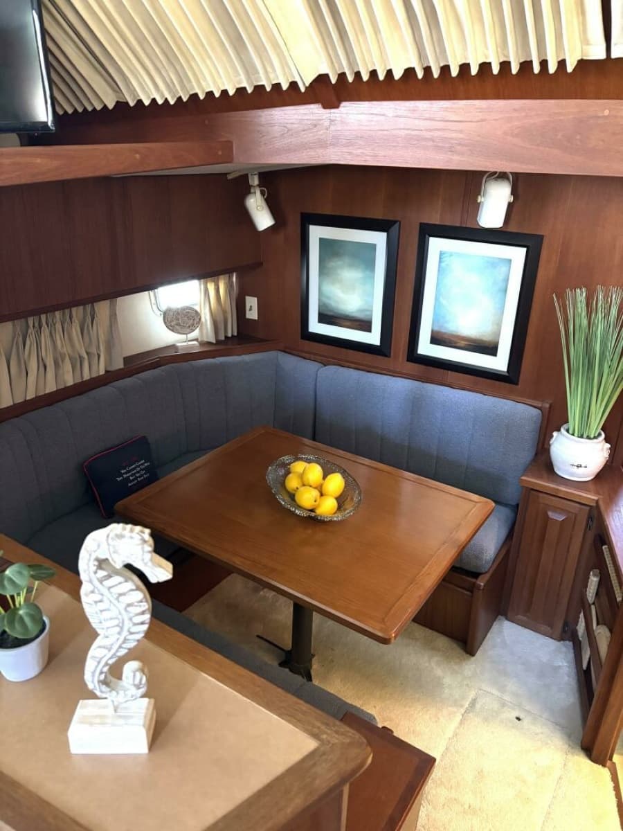 1987 Viking Motor Yacht - Photo 48