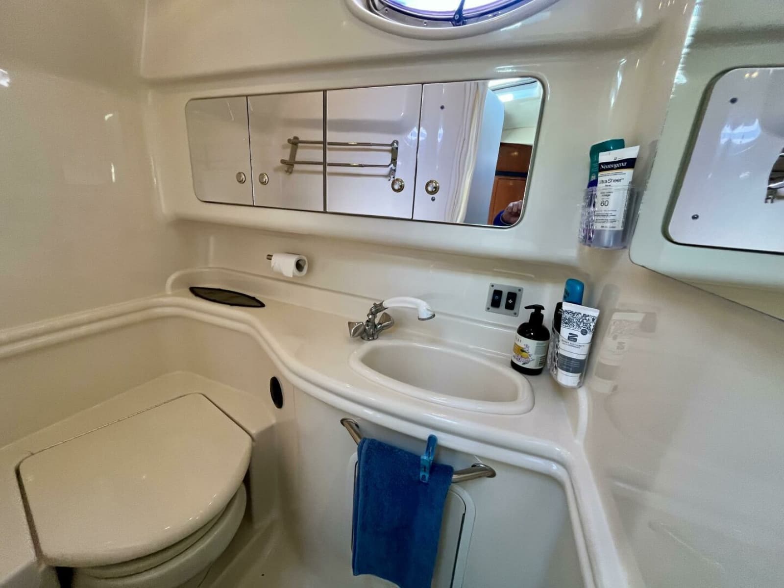 2004 Sea Ray 340 Sundancer - Photo 21