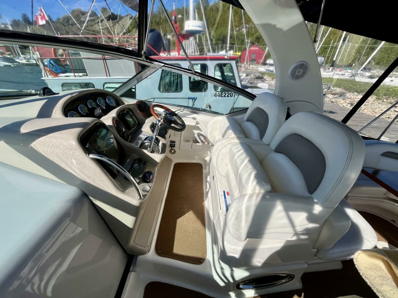 2004 Sea Ray 340 Sundancer - Photo 9