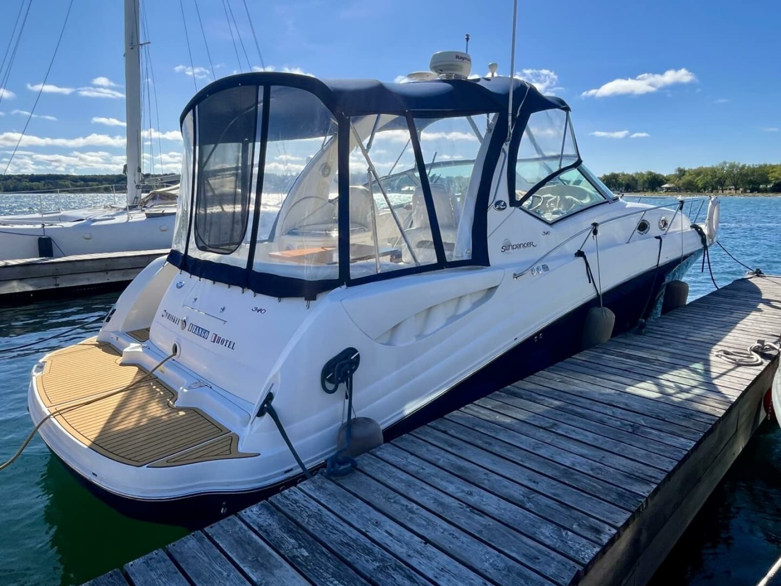 2004 Sea Ray 340 Sundancer - Photo 2