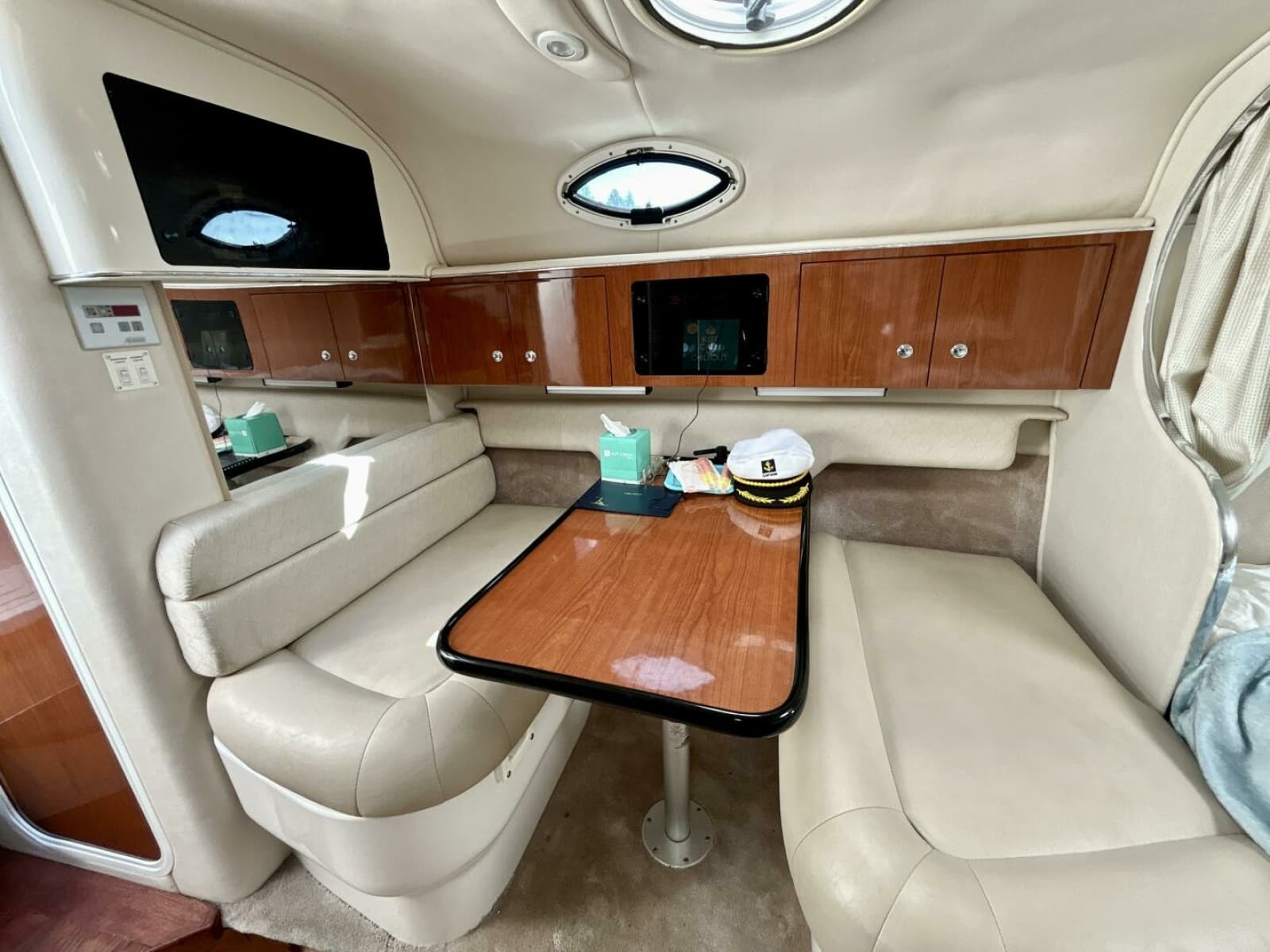 2003 Monterey 302 Cruiser - Photo 13