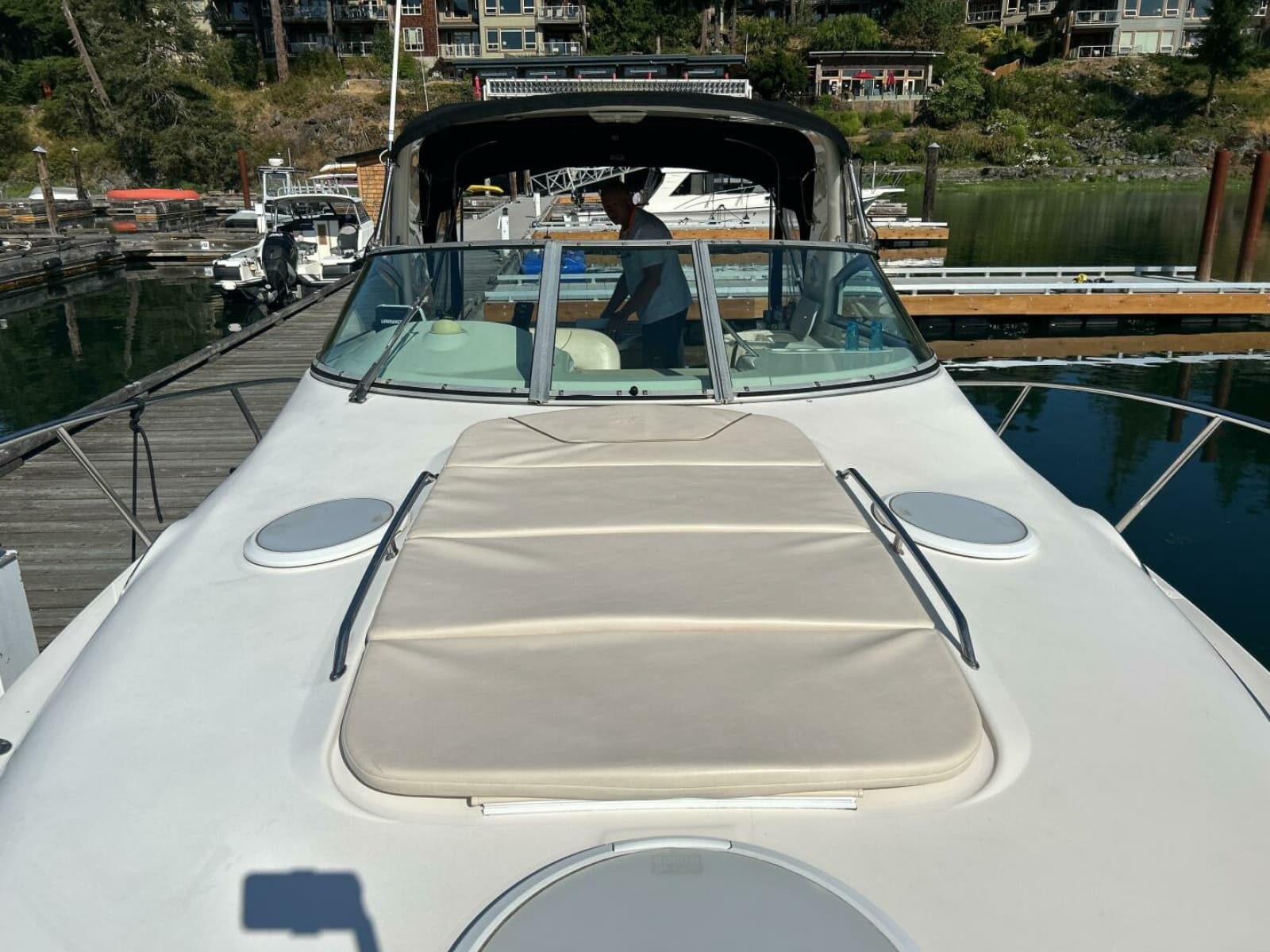 2003 Monterey 302 Cruiser - Photo 10