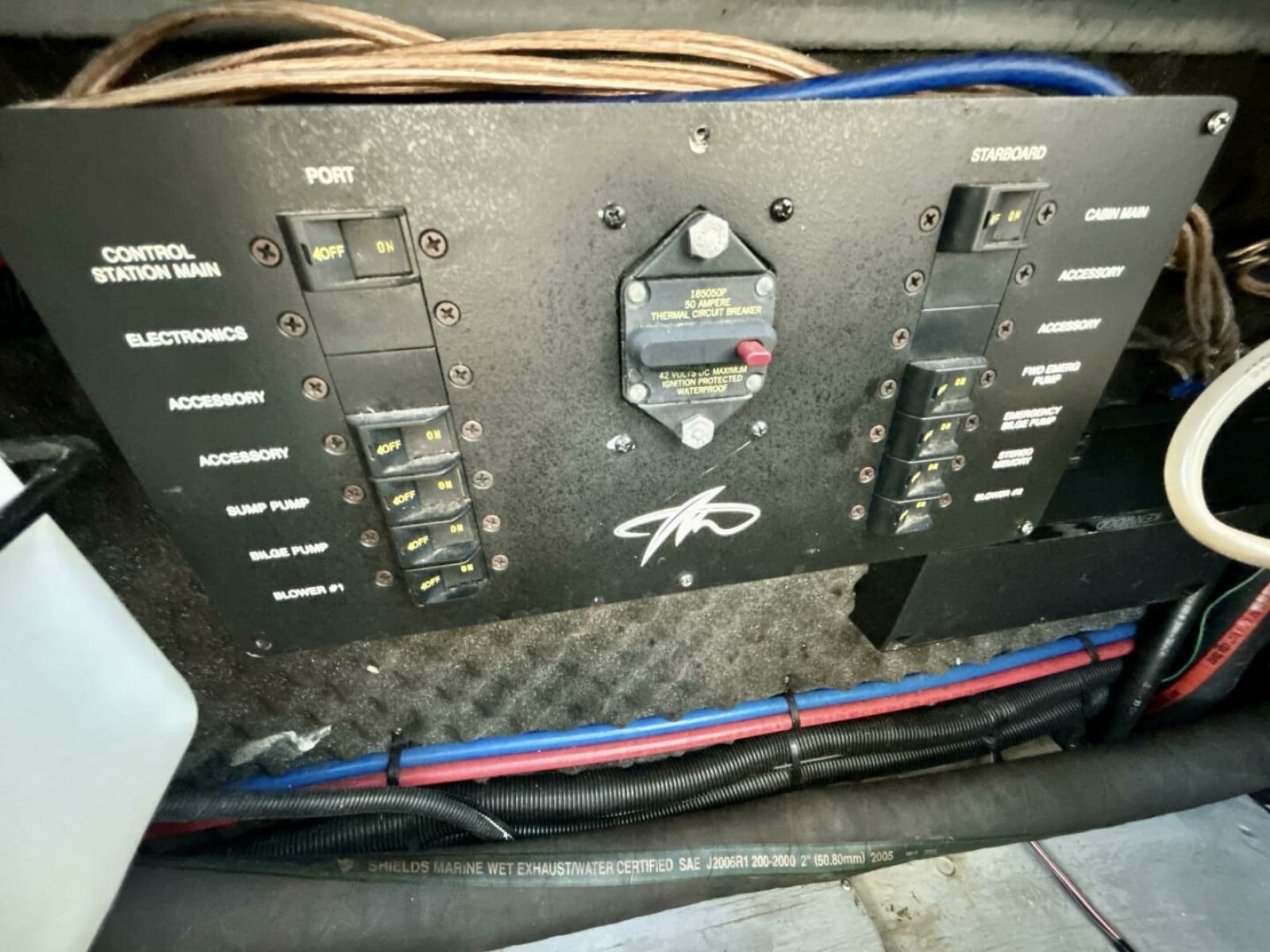 2003 Monterey 302 Cruiser - Photo 29