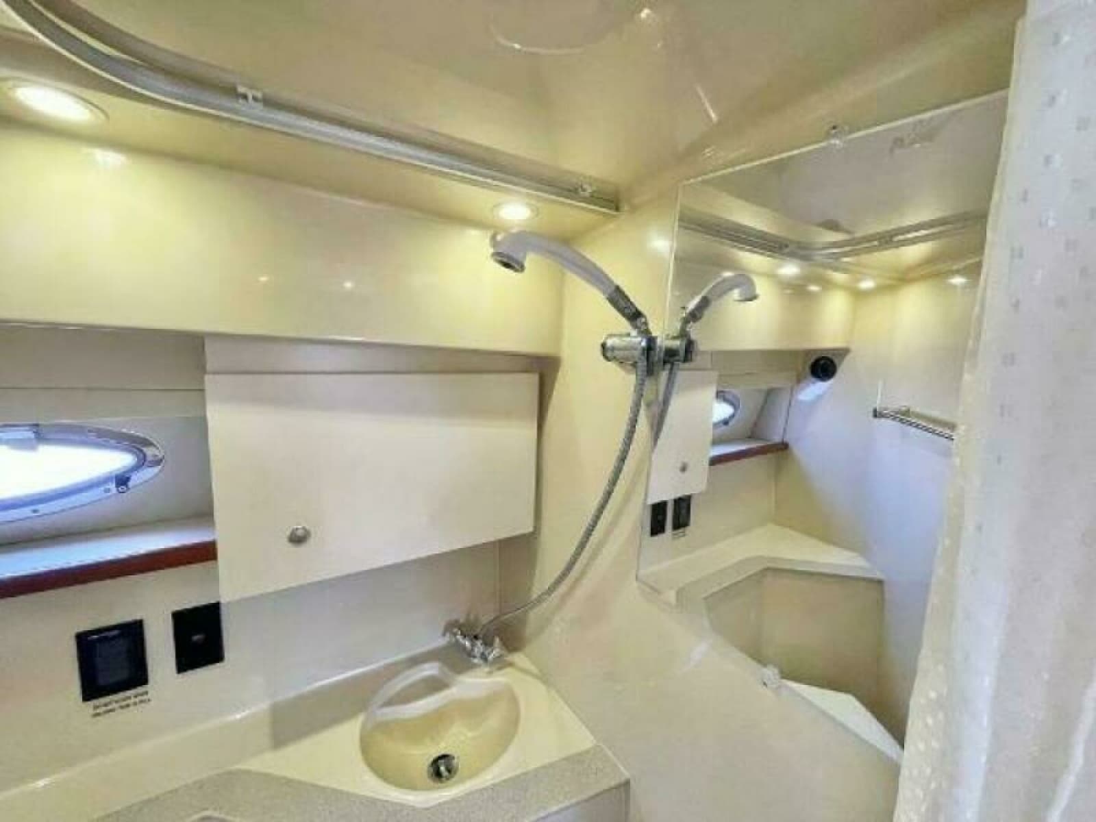 2004 Cruisers Yachts 280 CXI - Photo 29