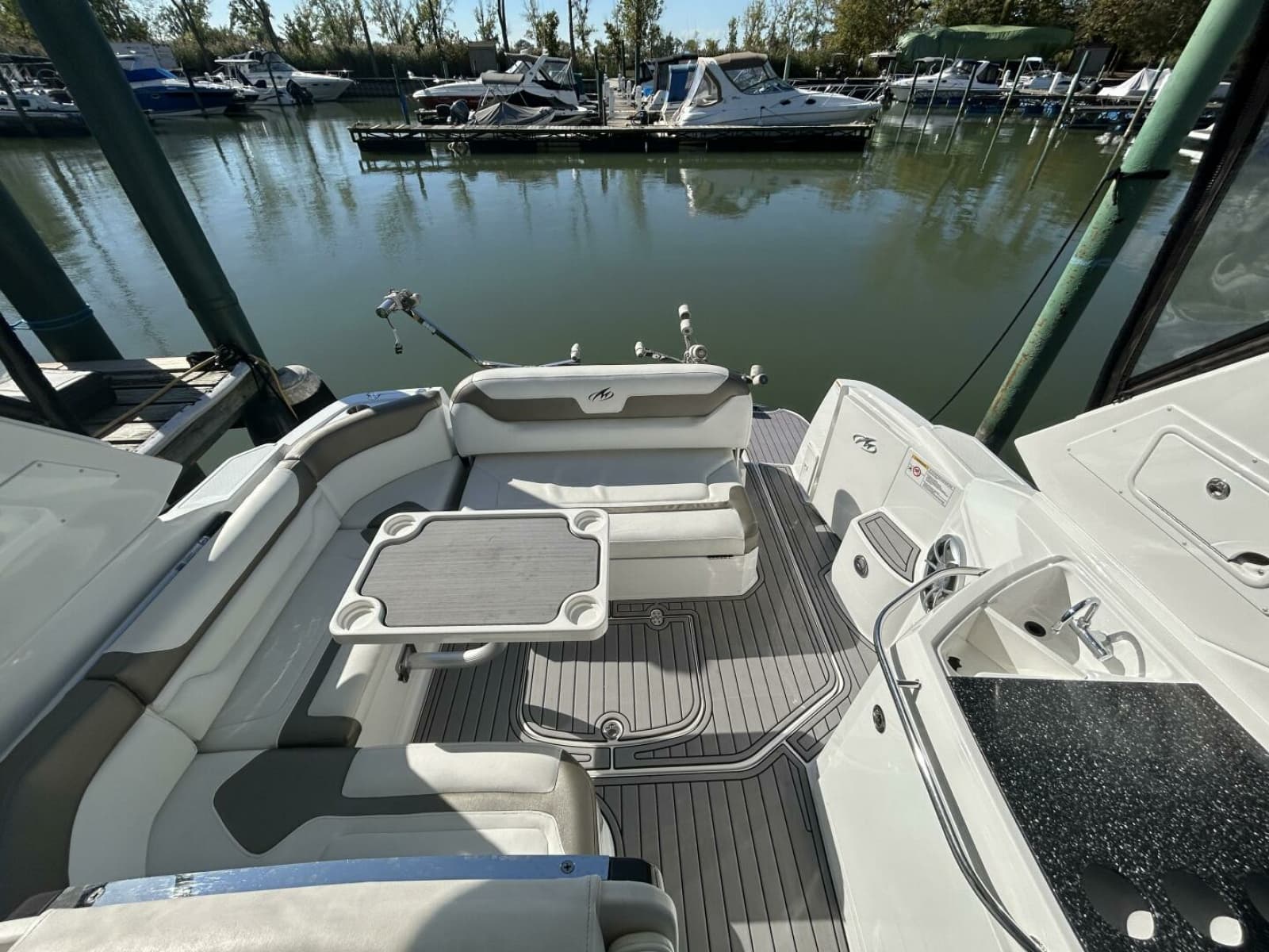 2015 Monterey 355 Sport Yacht - Photo 19