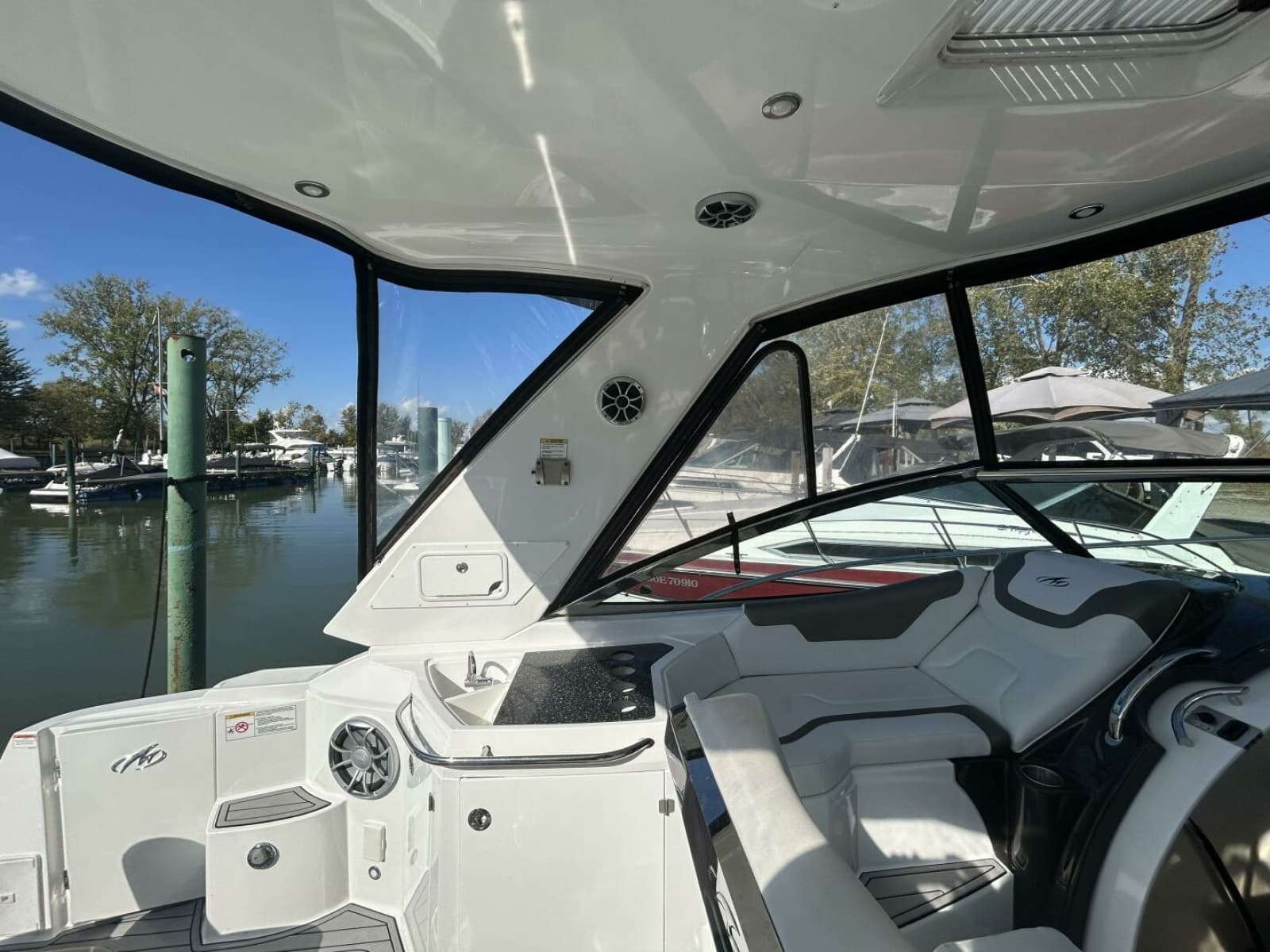 2015 Monterey 355 Sport Yacht - Photo 21