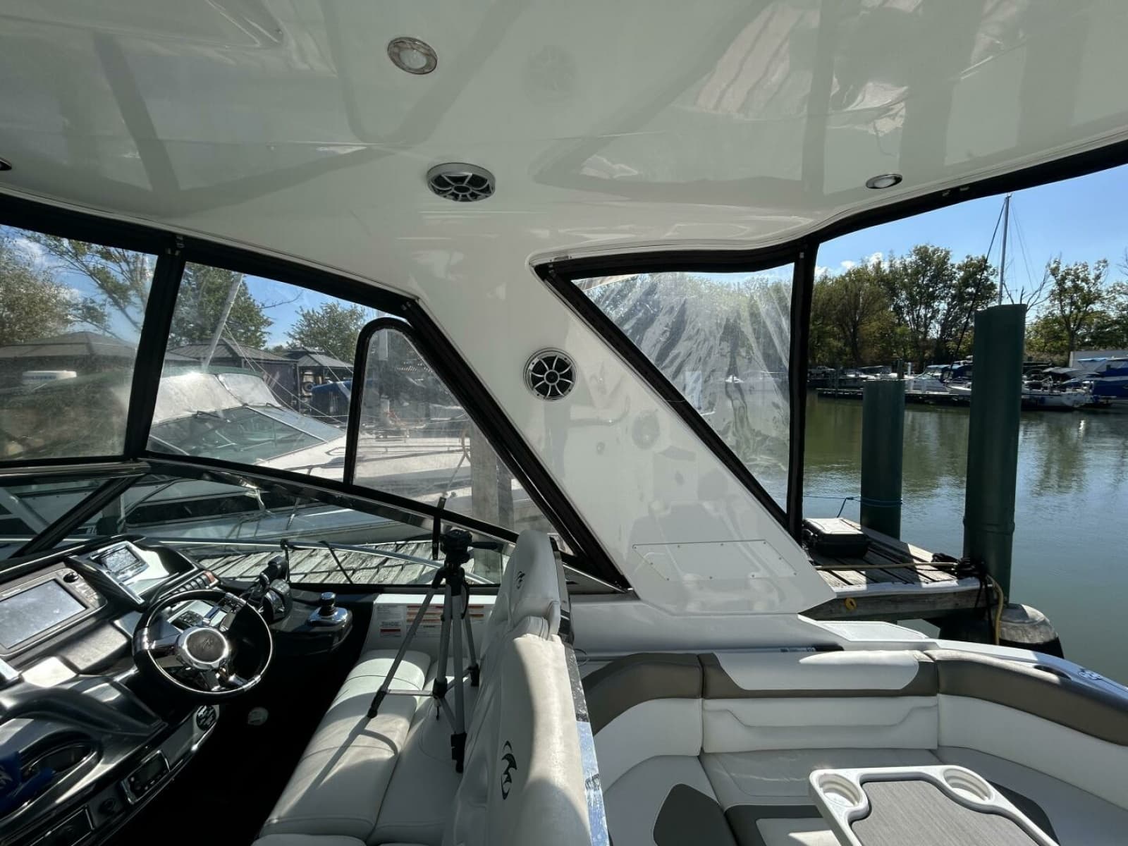 2015 Monterey 355 Sport Yacht - Photo 20