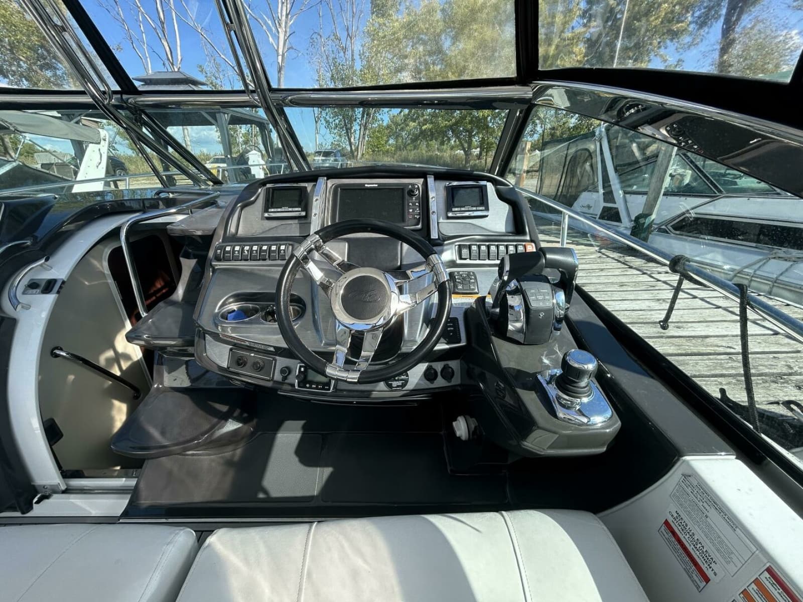 2015 Monterey 355 Sport Yacht - Photo 32
