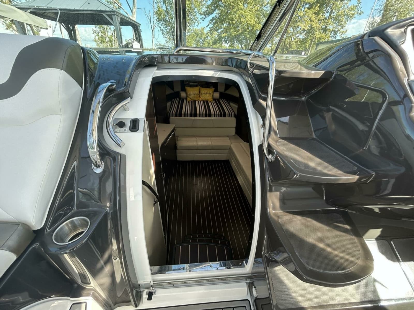 2015 Monterey 355 Sport Yacht - Photo 51