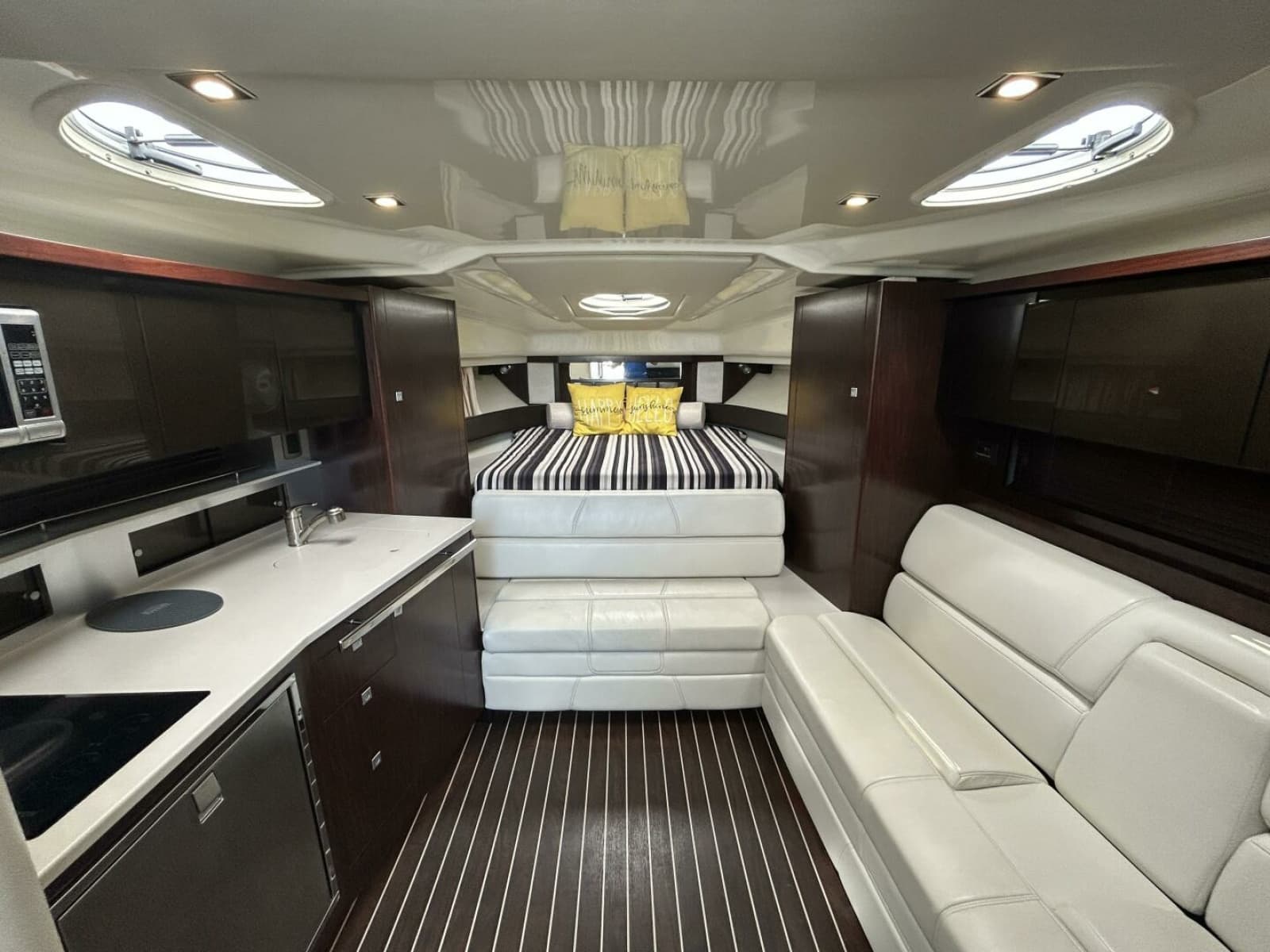 2015 Monterey 355 Sport Yacht - Photo 53