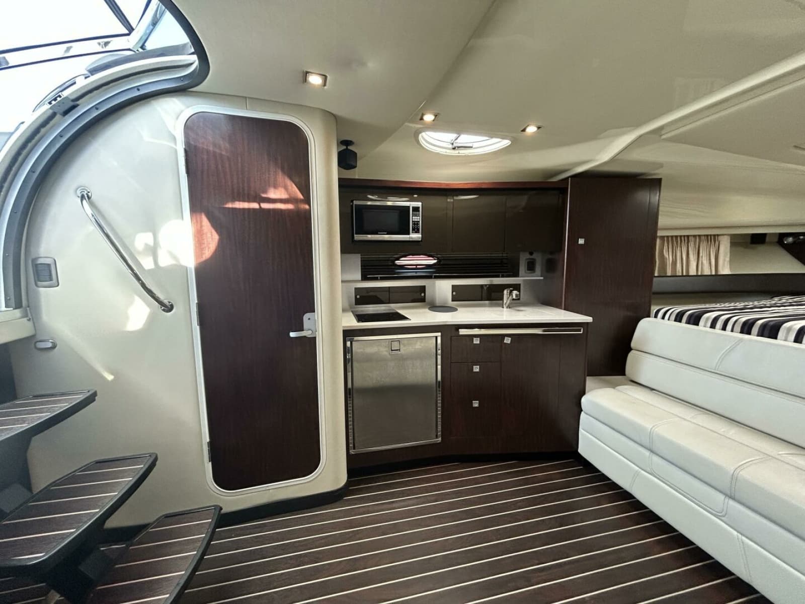 2015 Monterey 355 Sport Yacht - Photo 63