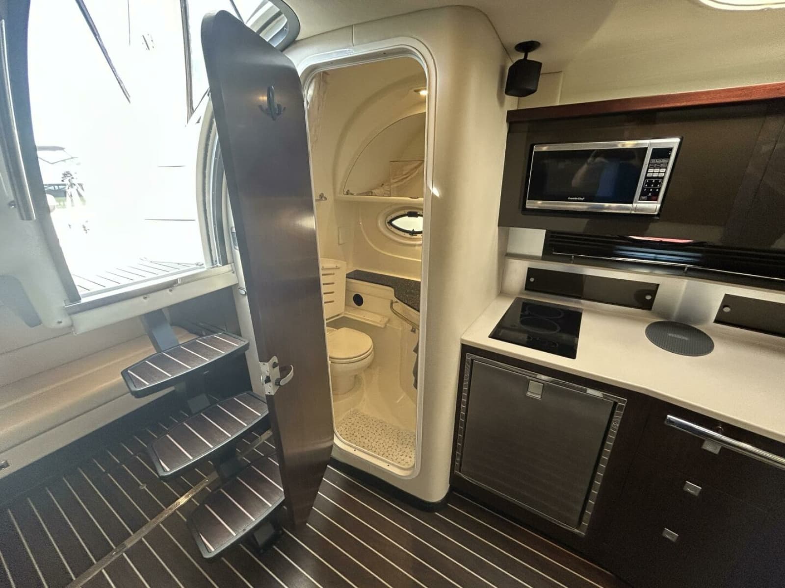 2015 Monterey 355 Sport Yacht - Photo 67