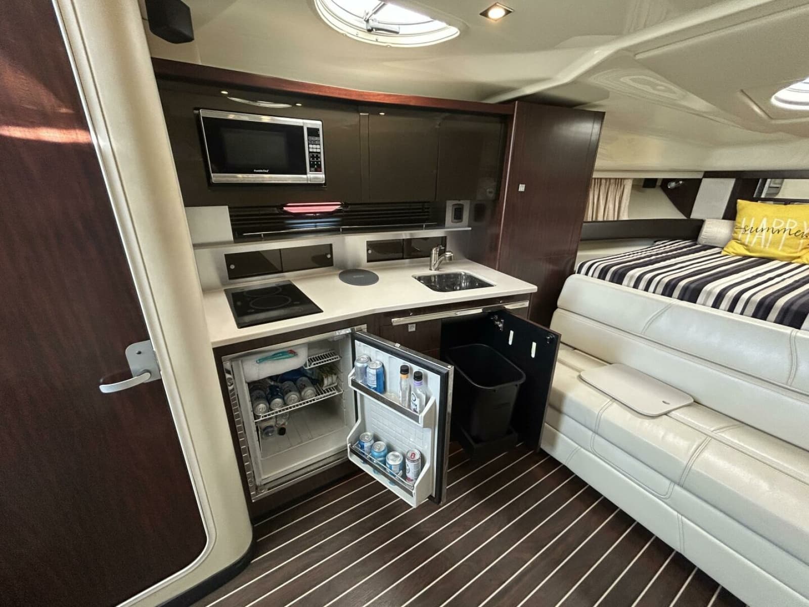2015 Monterey 355 Sport Yacht - Photo 71
