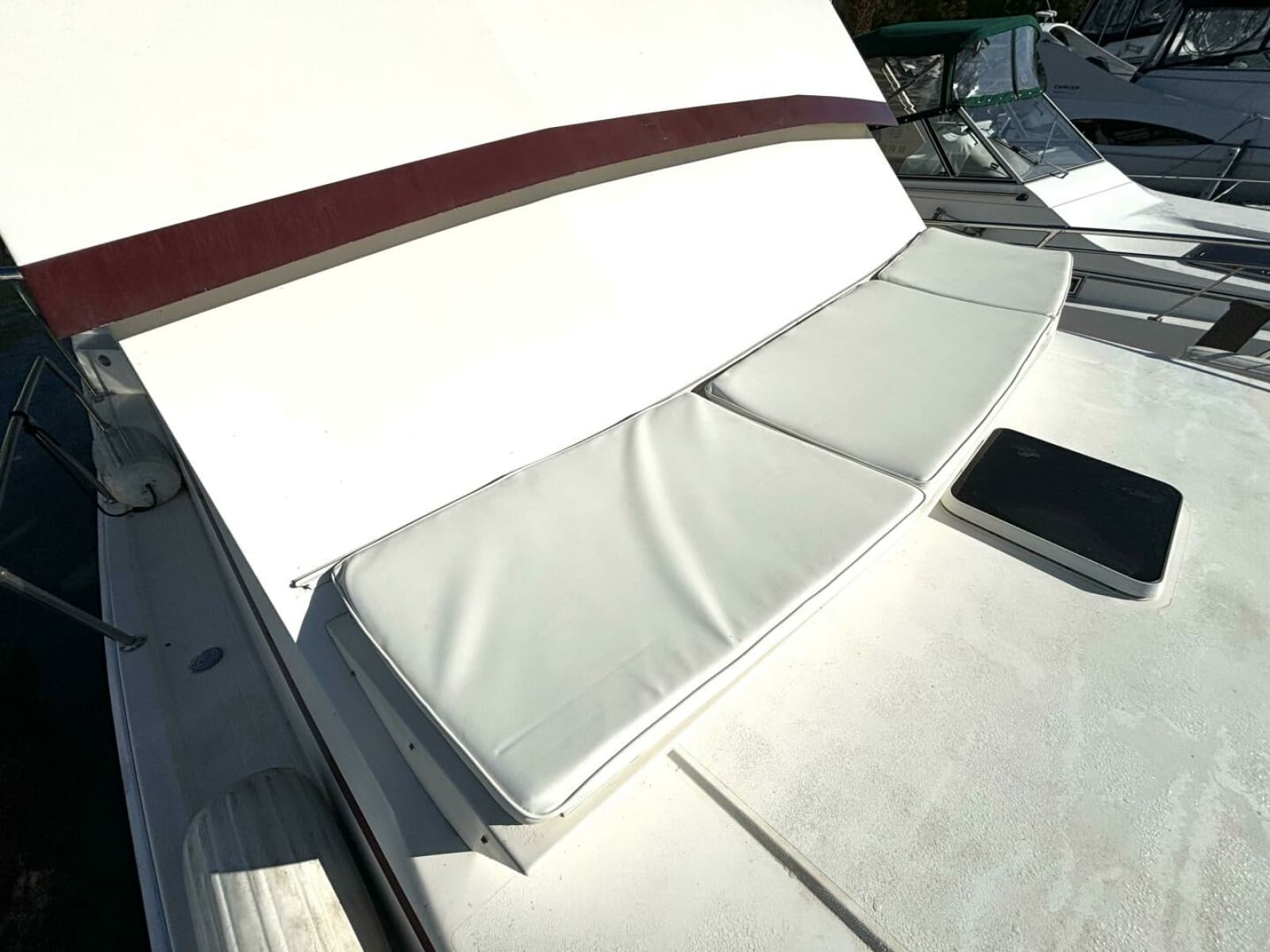 1987 Viking Motor Yacht - Photo 14