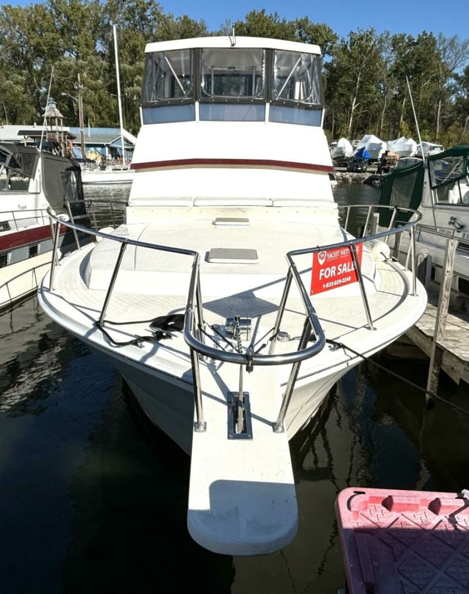 1987 Viking Motor Yacht - Photo 2