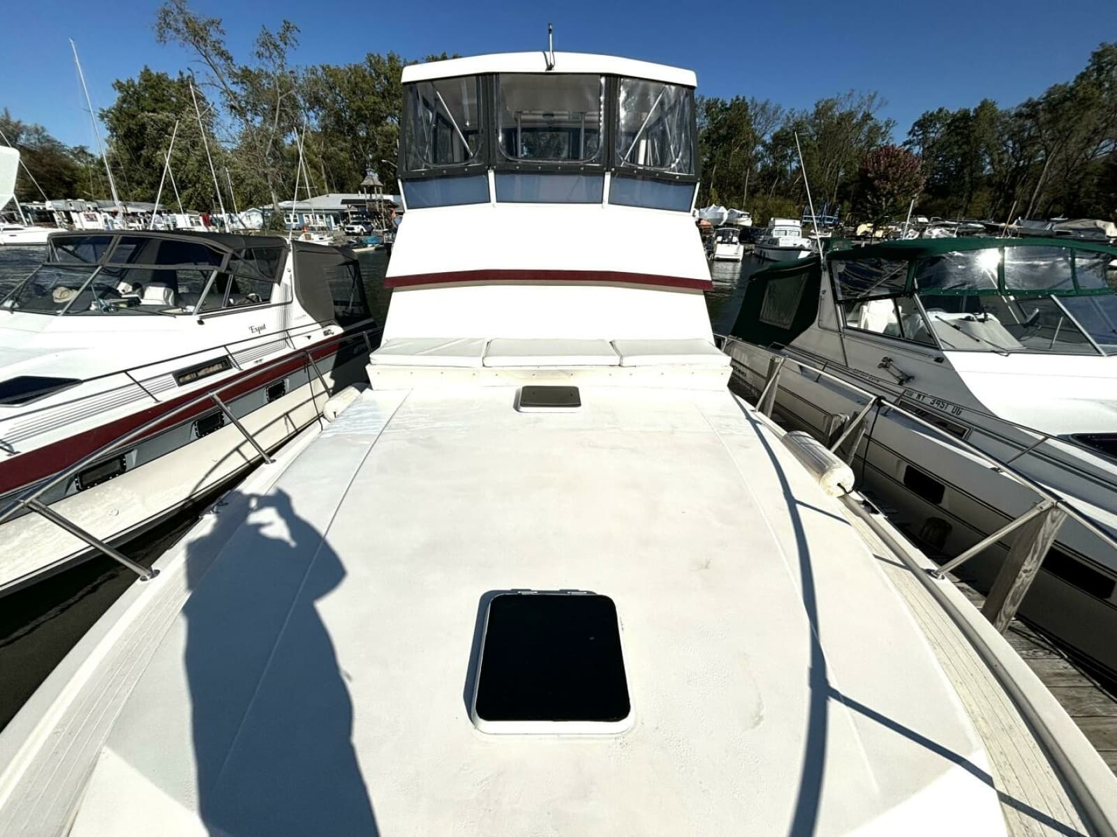 1987 Viking Motor Yacht - Photo 12