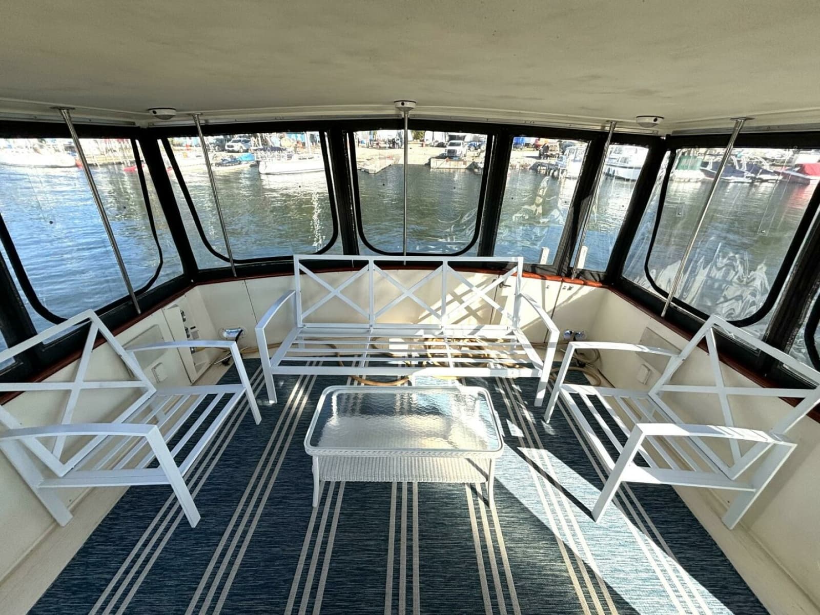 1987 Viking Motor Yacht - Photo 19