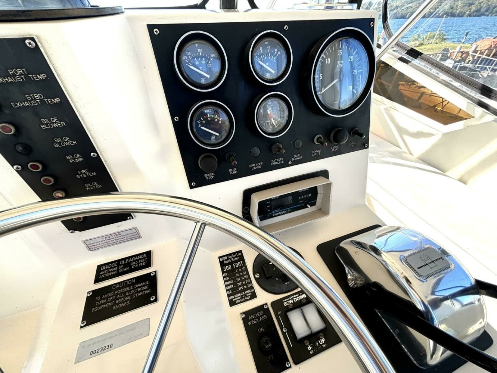 1987 Viking Motor Yacht - Photo 32