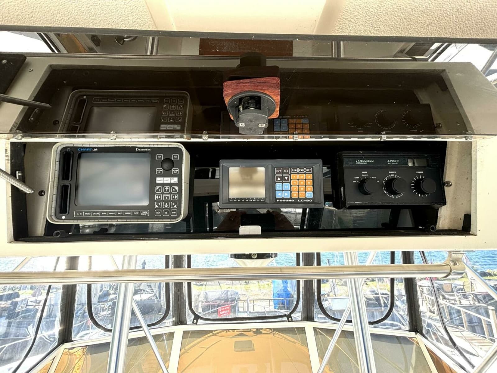 1987 Viking Motor Yacht - Photo 33
