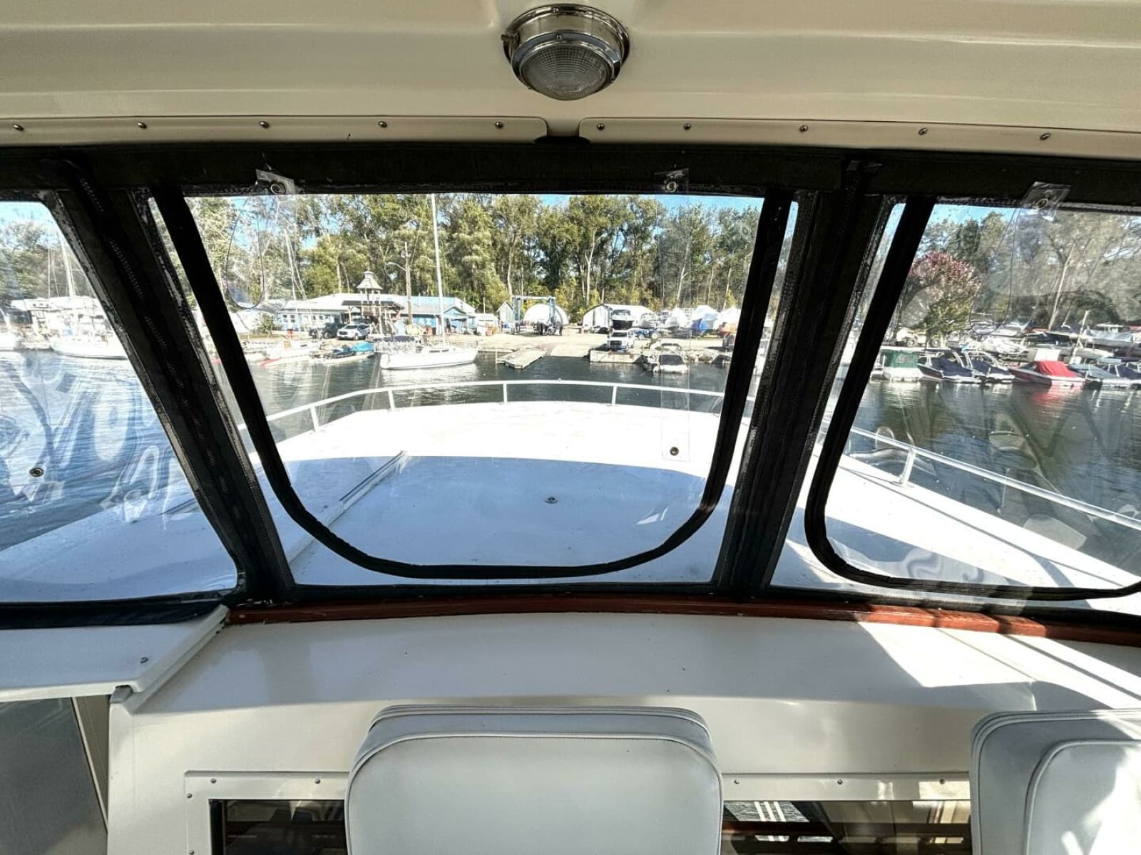 1987 Viking Motor Yacht - Photo 38