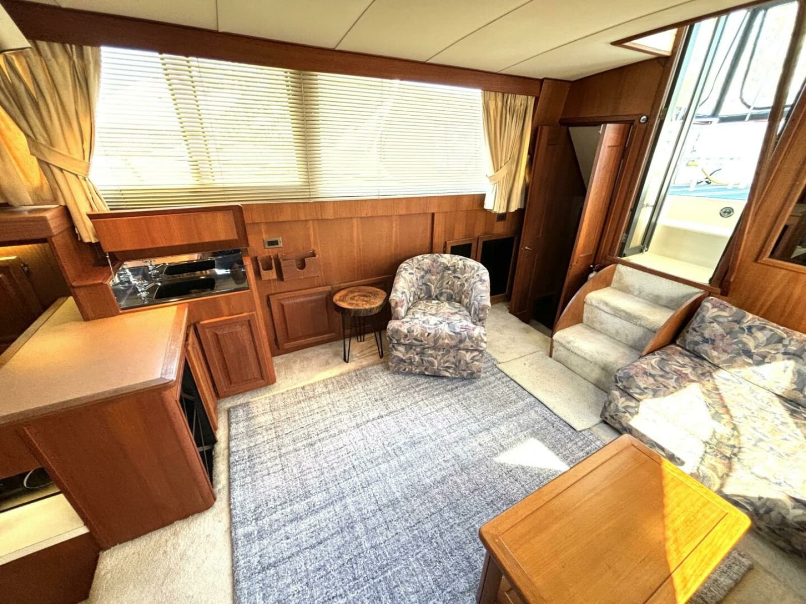 1987 Viking Motor Yacht - Photo 44