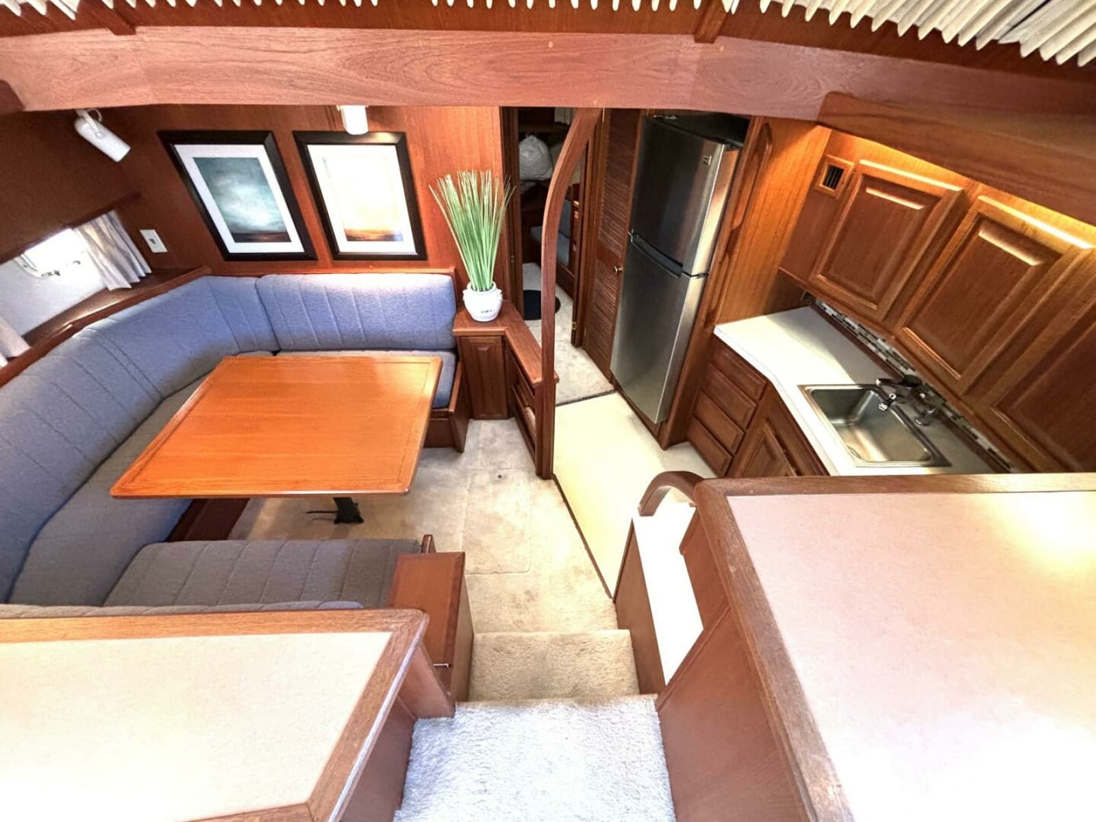 1987 Viking Motor Yacht - Photo 46