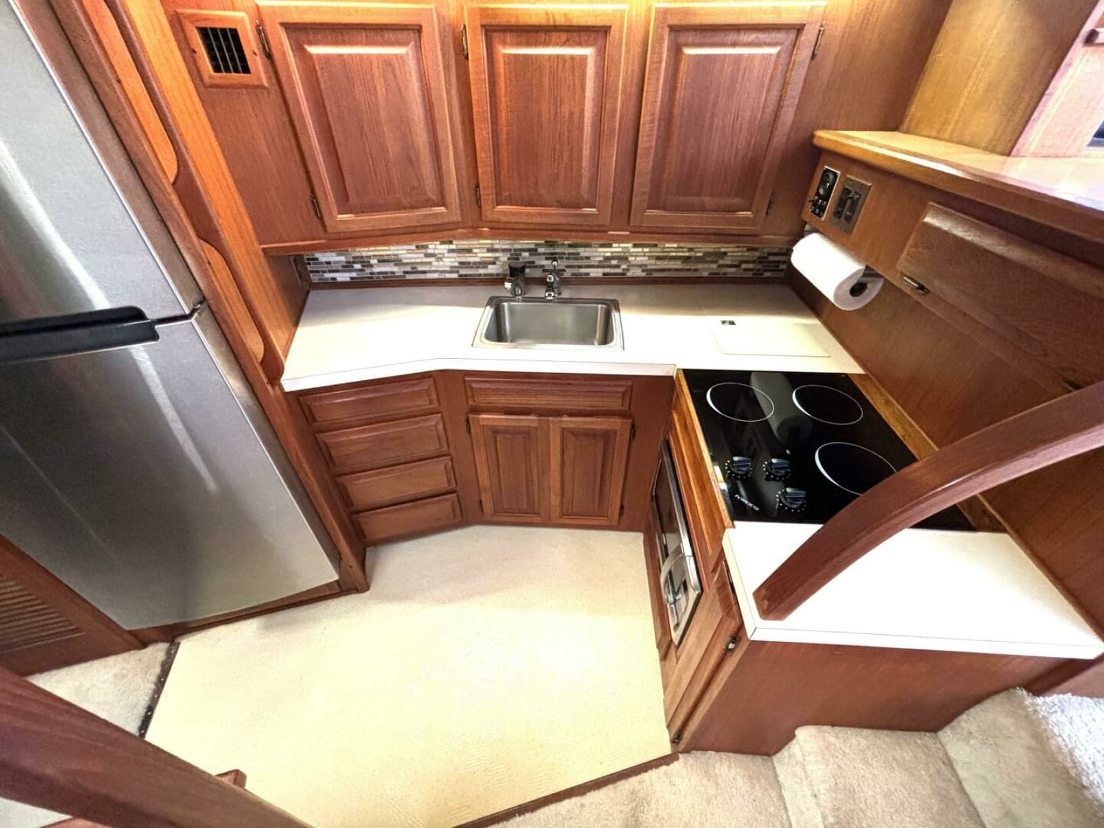 1987 Viking Motor Yacht - Photo 49