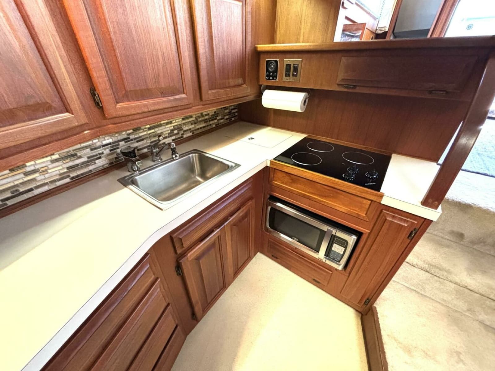 1987 Viking Motor Yacht - Photo 50