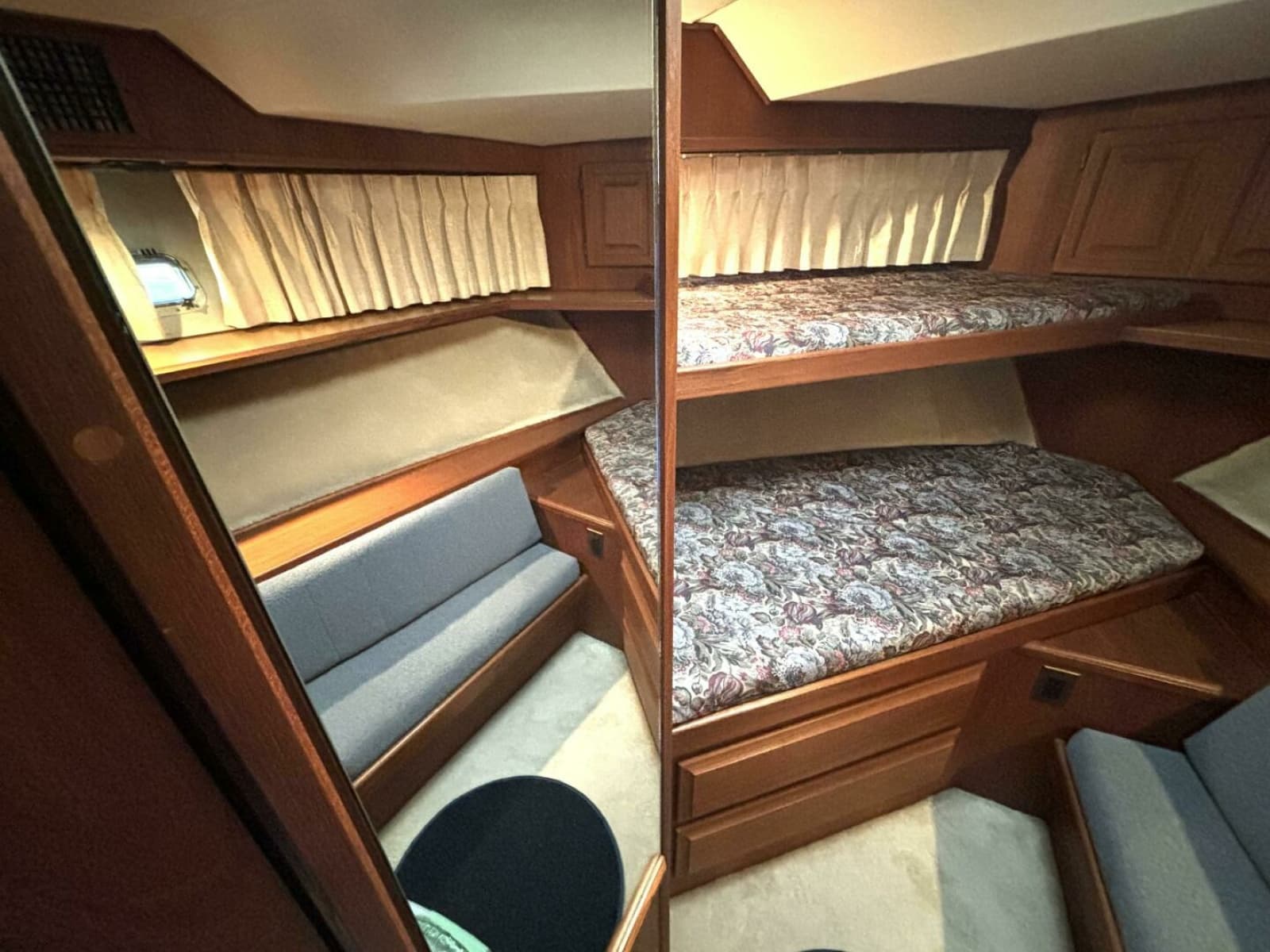 1987 Viking Motor Yacht - Photo 54