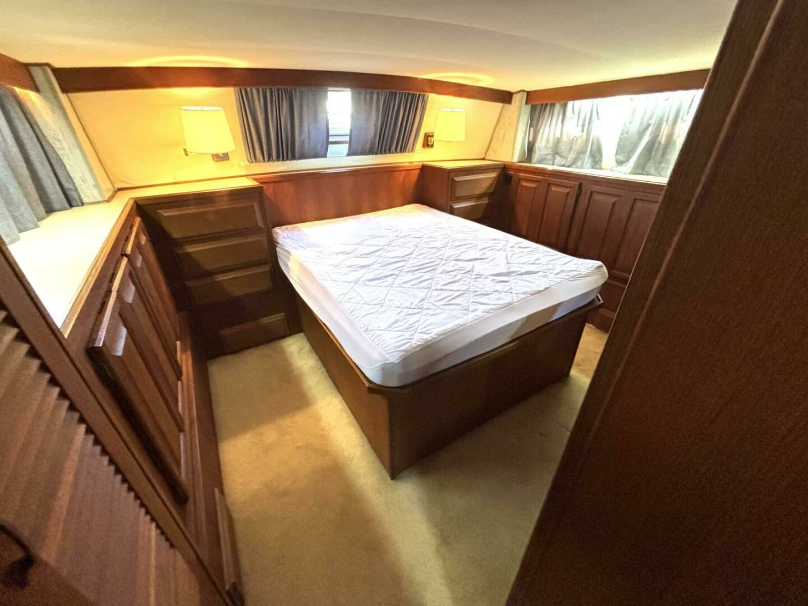 1987 Viking Motor Yacht - Photo 59
