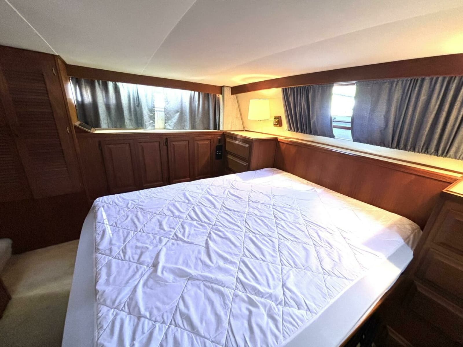 1987 Viking Motor Yacht - Photo 61