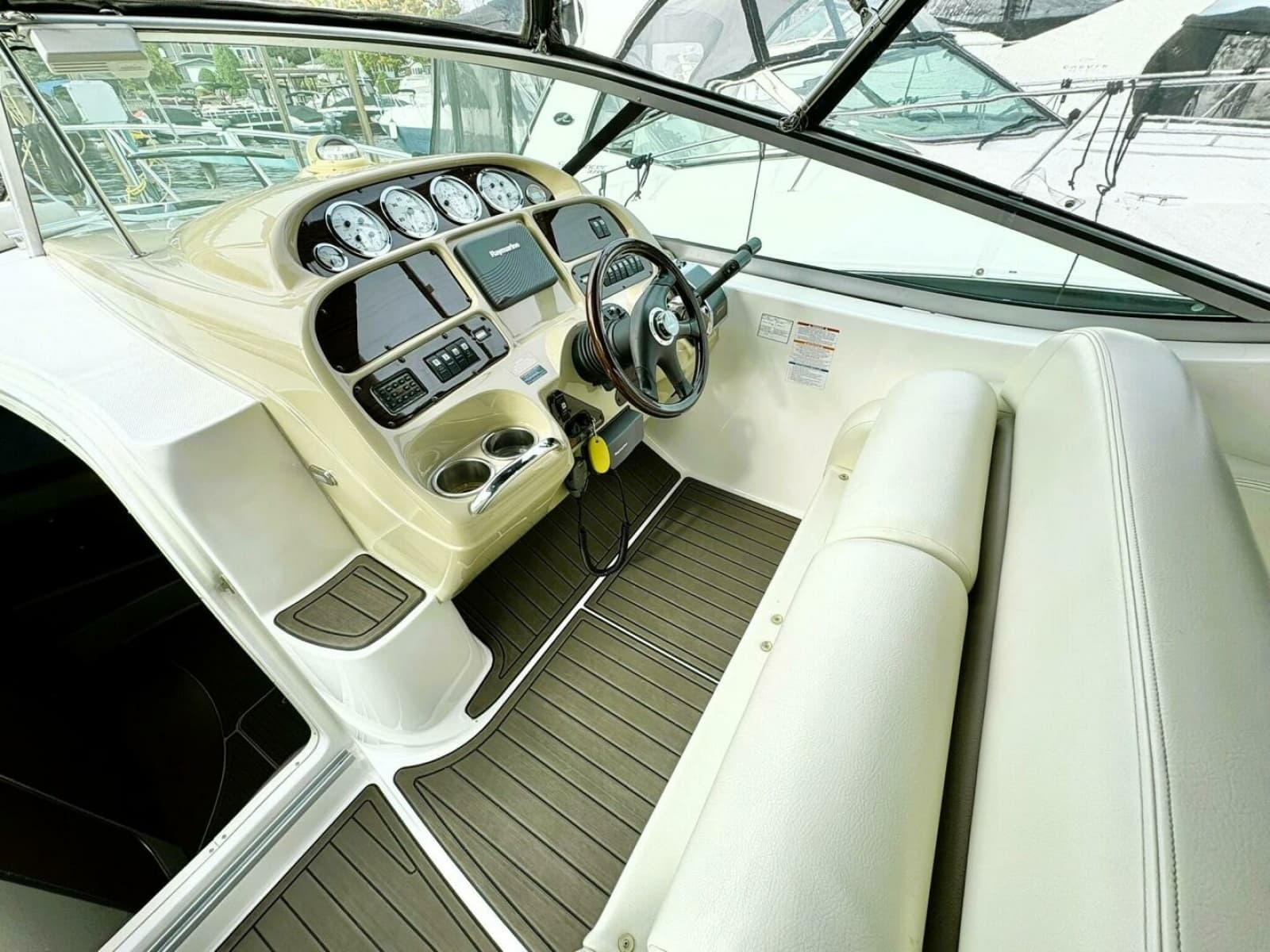2004 Chaparral 310 SIGNATURE - Photo 20