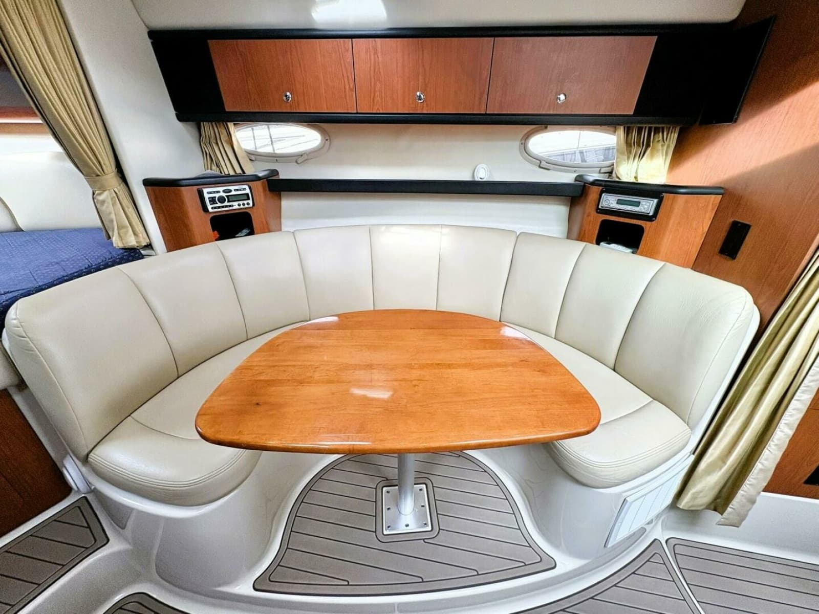 2004 Chaparral 310 SIGNATURE - Photo 29