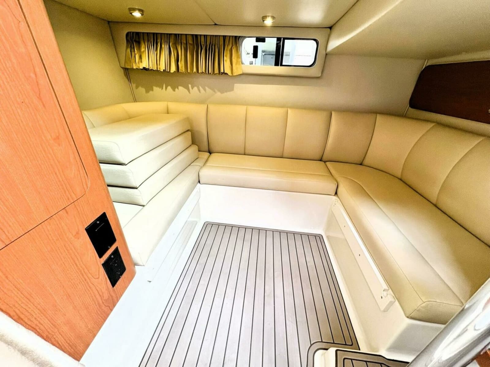 2004 Chaparral 310 SIGNATURE - Photo 36