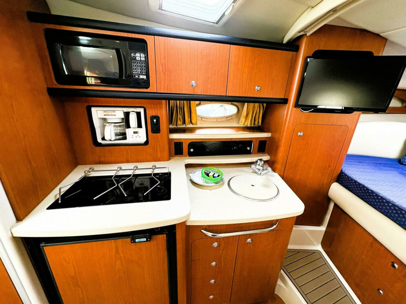 2004 Chaparral 310 SIGNATURE - Photo 31