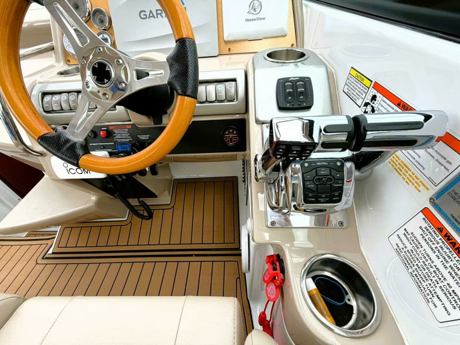 2011 Formula 310 SUN SPORT - Photo 21