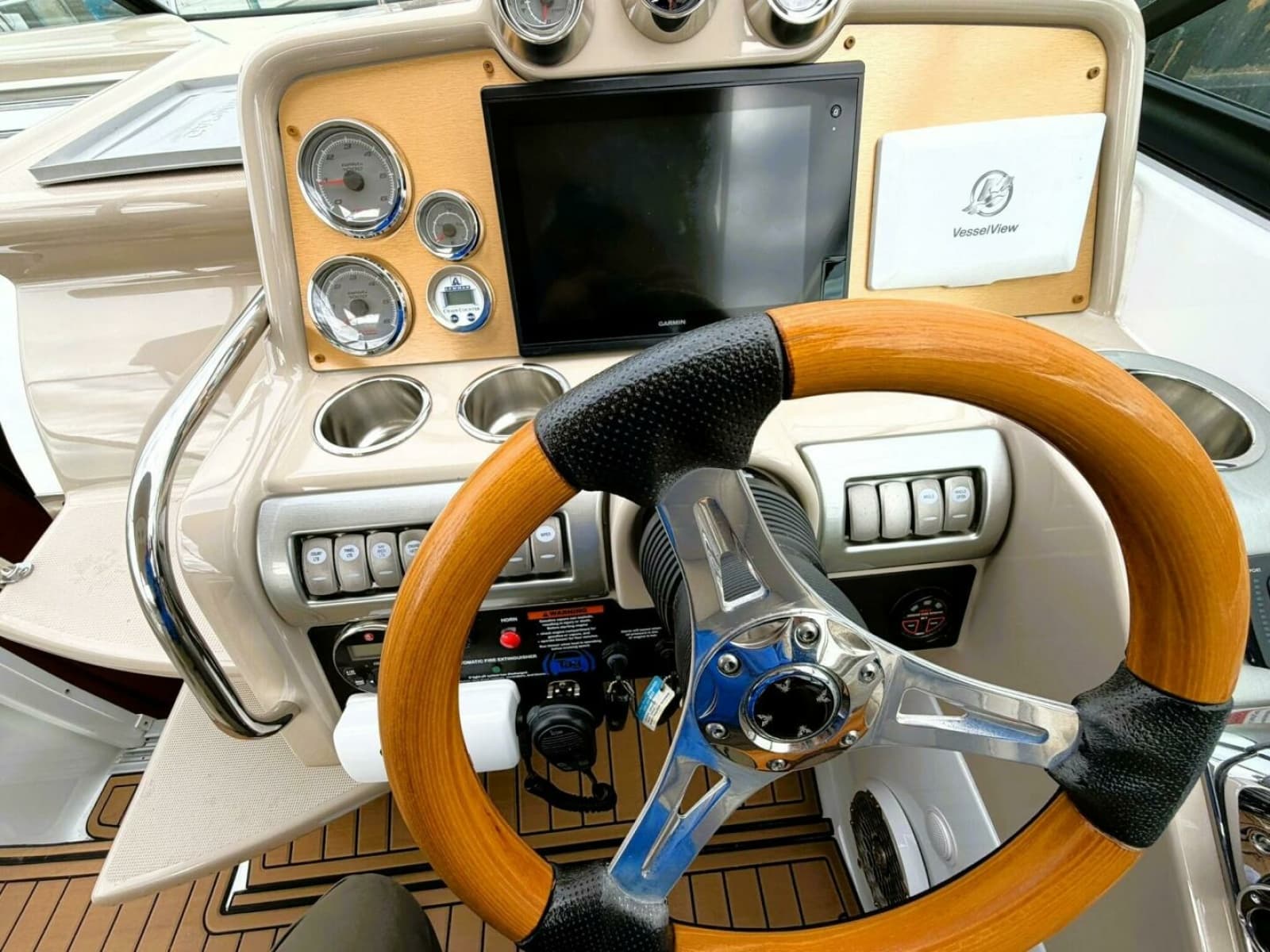 2011 Formula 310 SUN SPORT - Photo 24