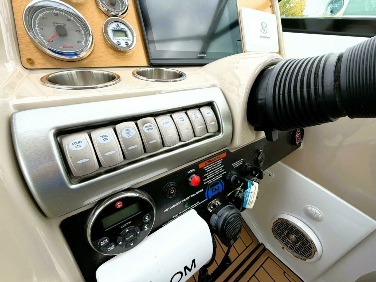 2011 Formula 310 SUN SPORT - Photo 25