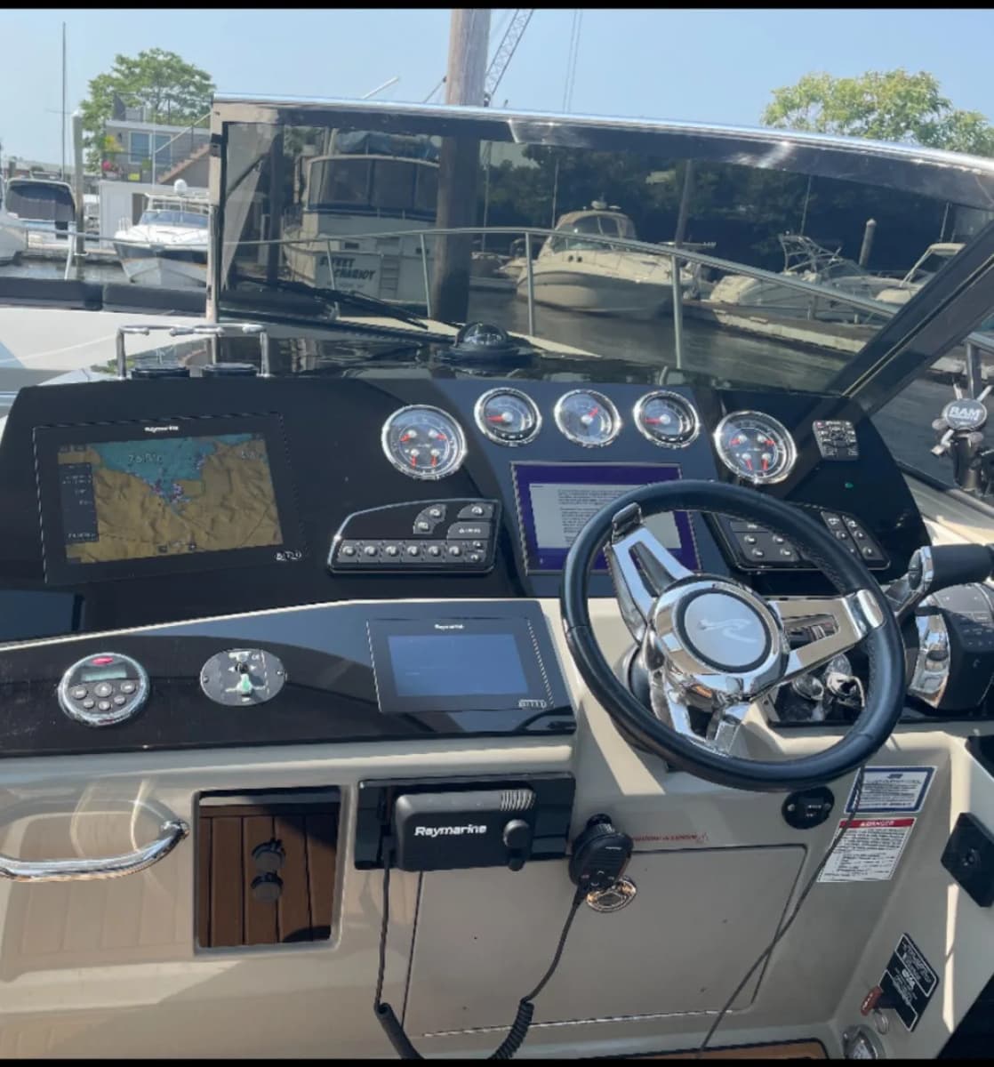 2016 Sea Ray 370 Sundancer - Photo 15