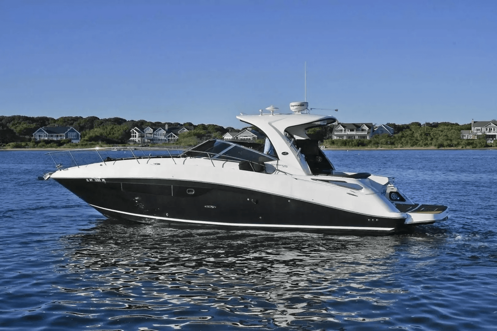 2016 Sea Ray 370 Sundancer - Photo 3