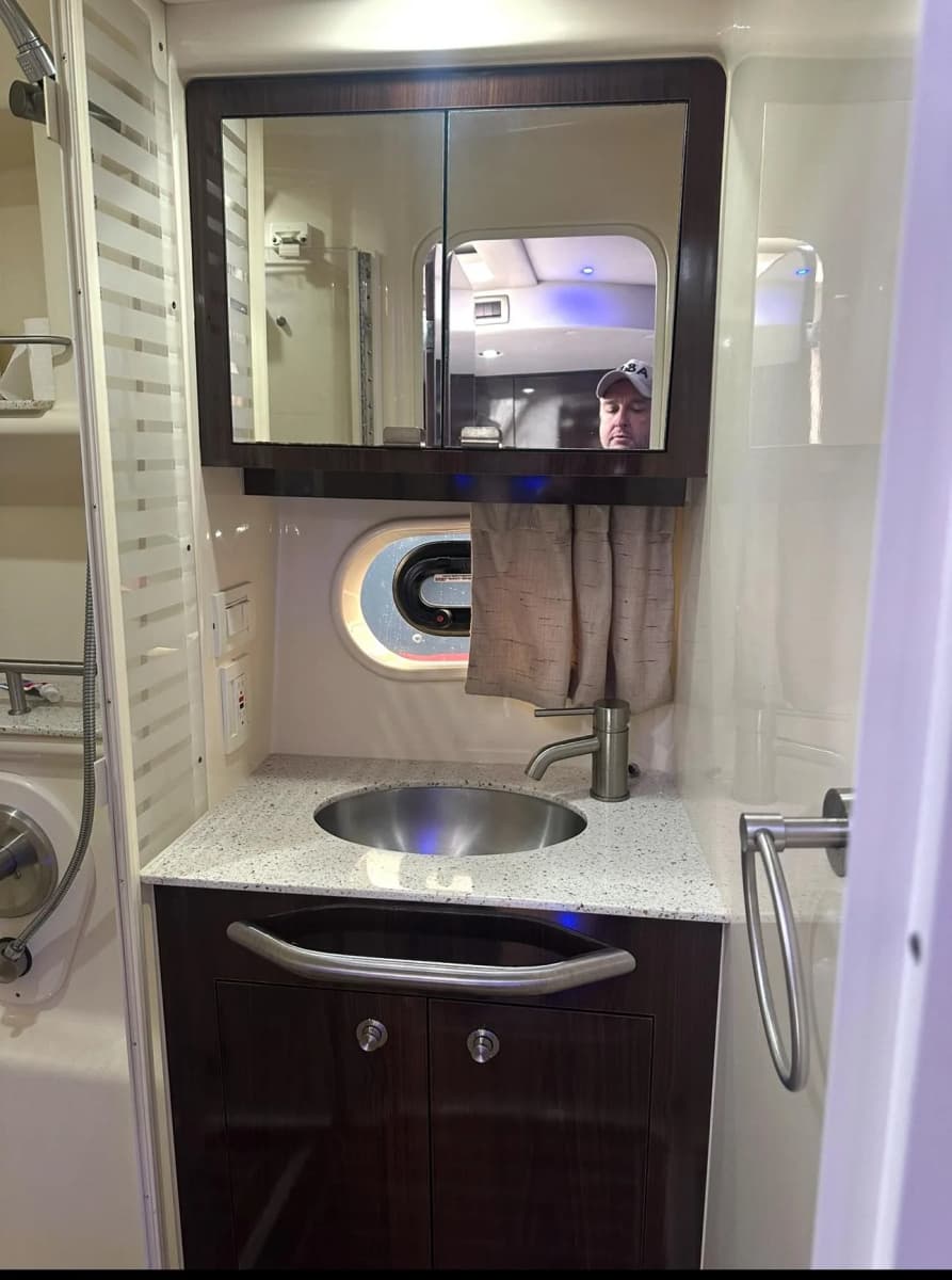 2016 Sea Ray 370 Sundancer - Photo 22